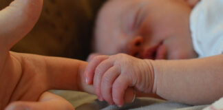 1 Aylık Bebek Gelişim Bilgilendirmesi