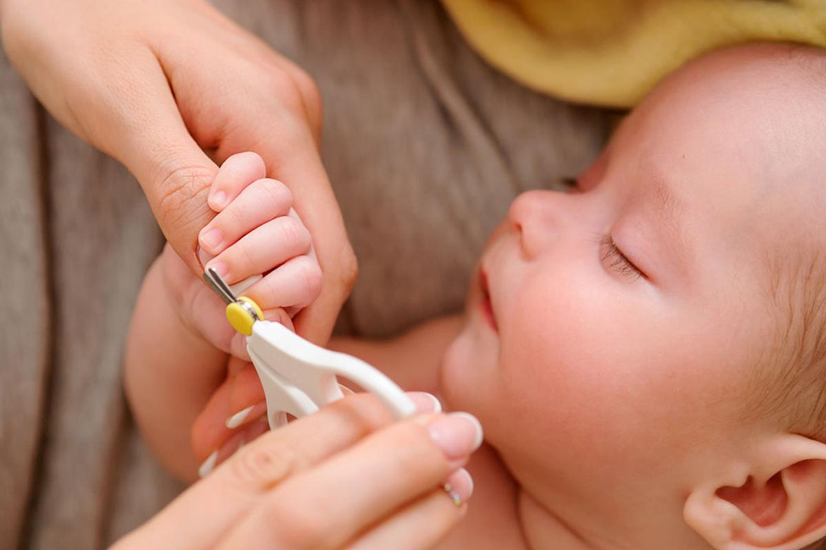 Bebeklerin Tirnaklari Nasil Kesilmeli 1