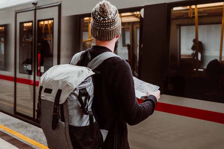 what is couchsurfing how to use couchsurfing