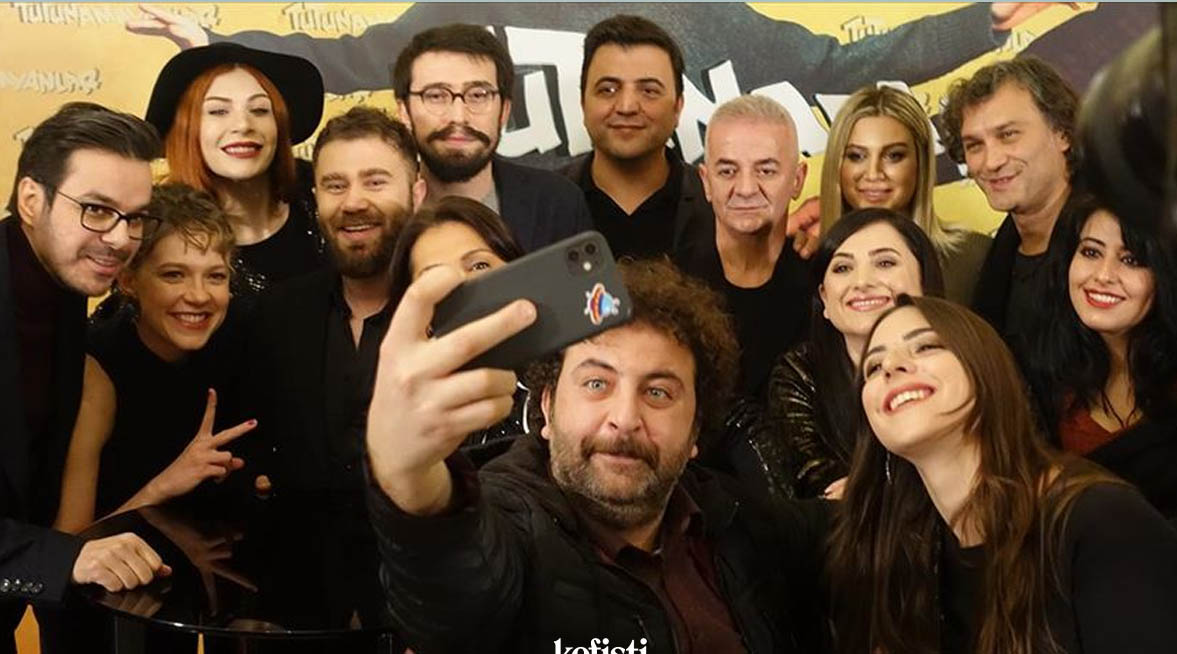 Tutunamayanlar Dizisi: Konusu ve Oyuncuları Tutunamayanlar Dizisinin Oyuncuları Kim?